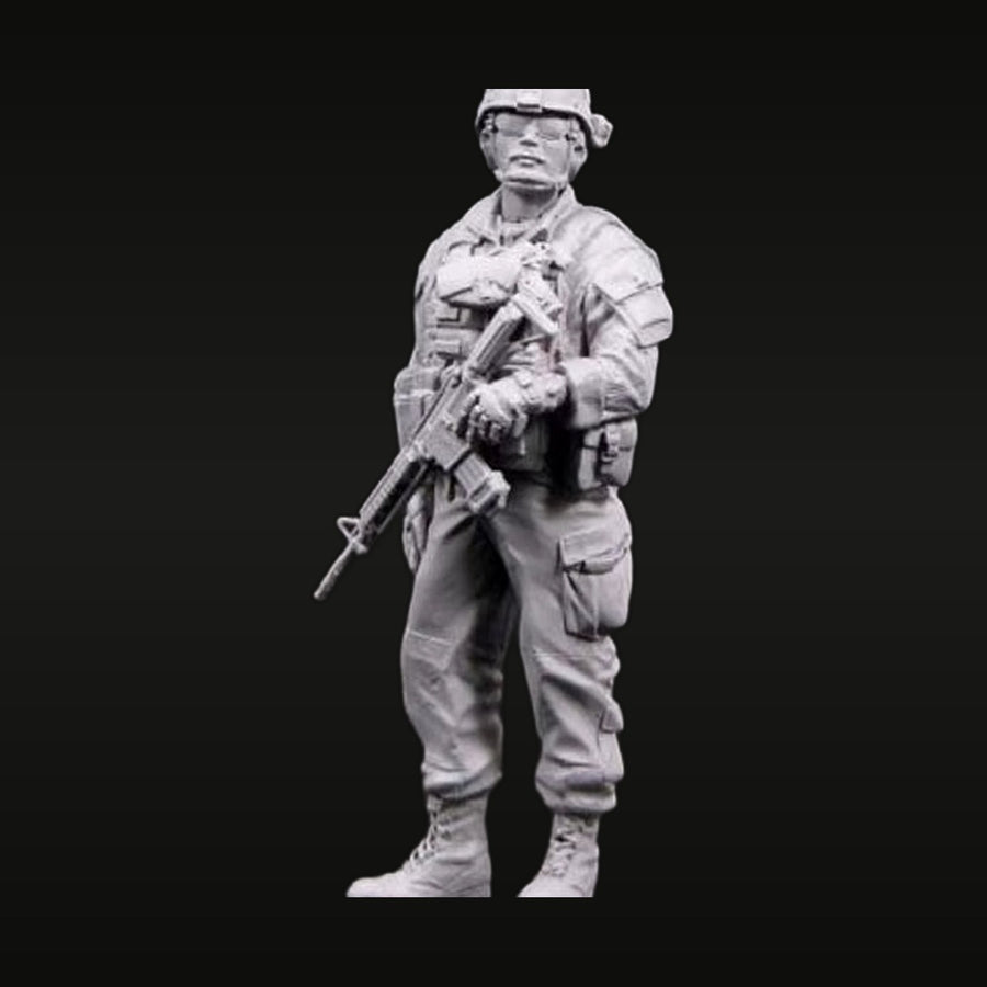 Modern US Army Soldier with M4 Carbine Desert Combat 1/35 Resin Figure - unpainted resin model kit