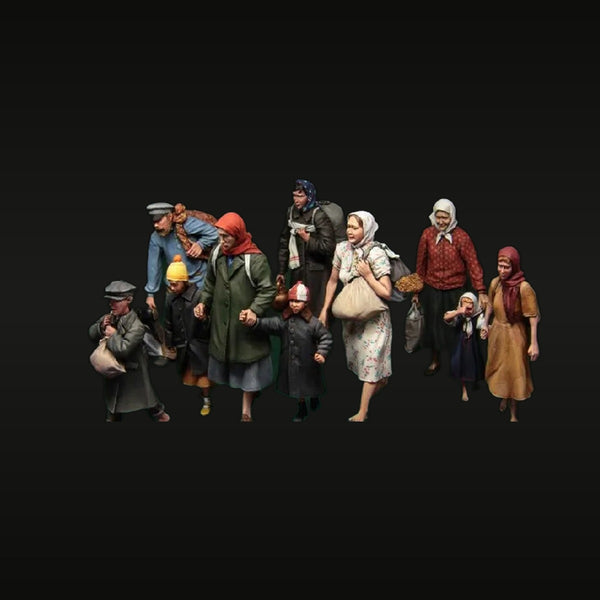 Russian Refugees 1941-45 10-Figure Set 1/35 Resin Diorama Kit