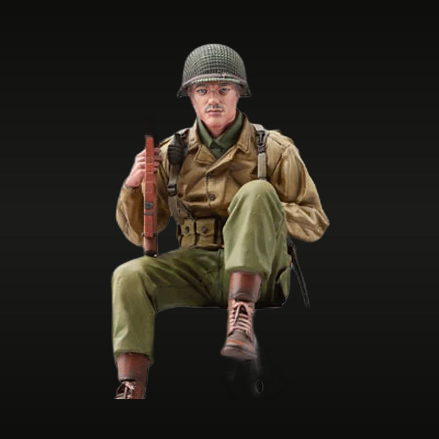 WWII US Army Soldier with Ammunition Bandolier 1/16 Resin Figure Kit - unpainted resin model kit