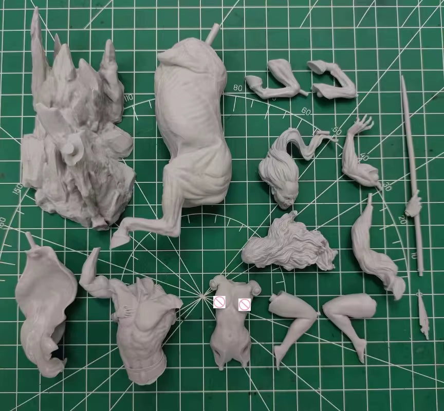 Fantasy Female Centaur Warrior with Spear 1/24 Resin Figure Kit - resin model view 4
