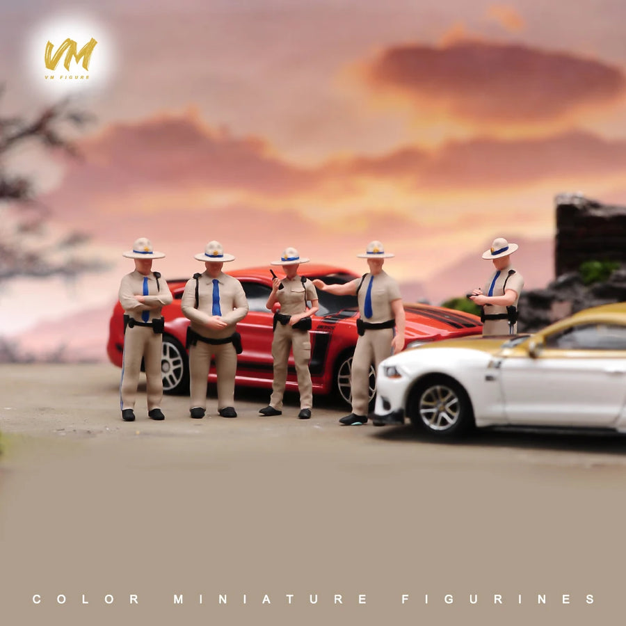 Painted Miniature 1/87 1/64 1/43 1/24 1/18 American Road Patrolman Male Figure 3D Print Diorama Doll Scene Props for Car Model