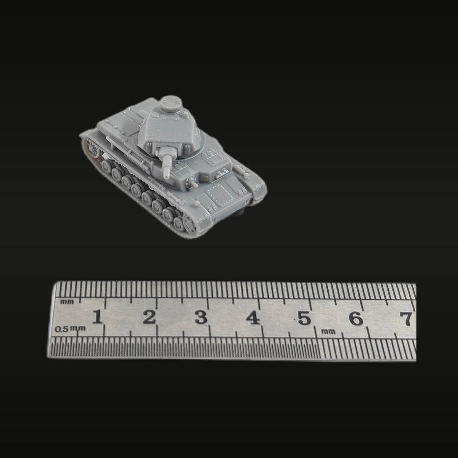 WWII German Panzer IV Medium Tank 1/72 Resin Vehicle Kit - unpainted resin model kit