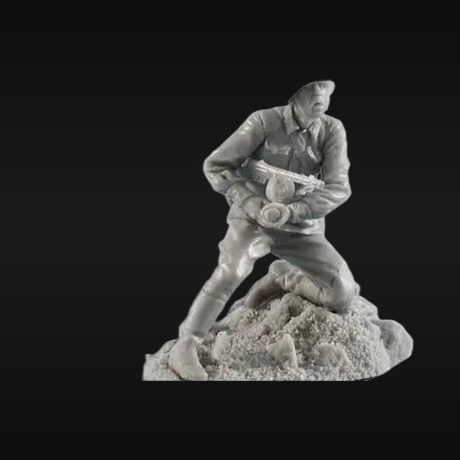 WWII Soviet Infantryman Mosin-Nagant Advance 1/35 Resin Figure Kit - unpainted resin model kit