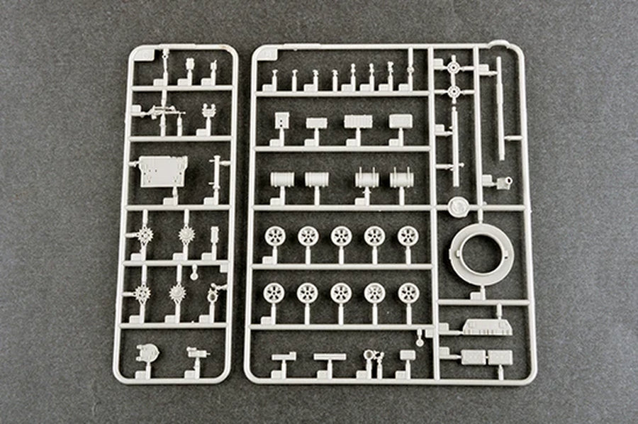 Trumpeter 07148 1/72 Scale Russian T62 T-62 BDD Medium Tank Mod1984 Assembly Plastic Military Toy Handicraft Model Building Kit