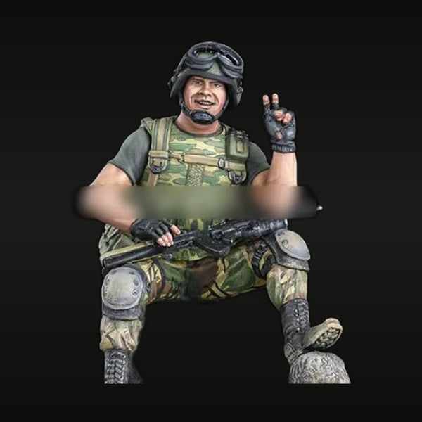 Modern US Special Forces Operator Seated with M4 Carbine 1/35 Resin Figure Kit