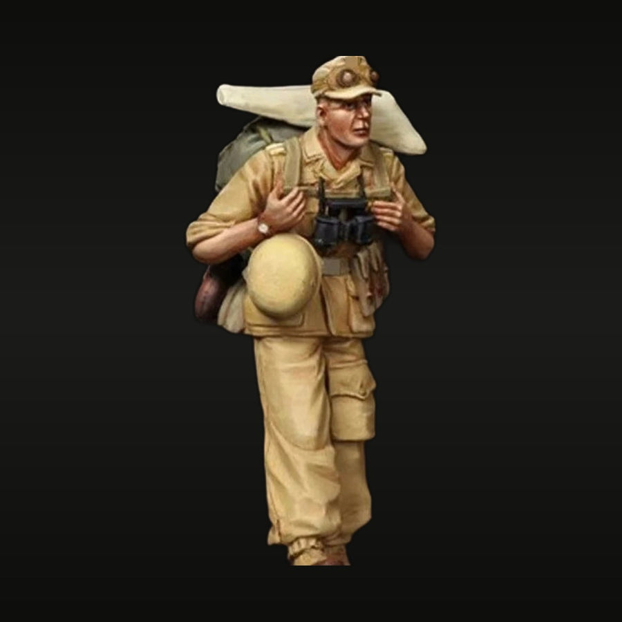 WWII British Soldier with Lee-Enfield Running Desert 1/35 Resin Figure Kit - unpainted resin model kit