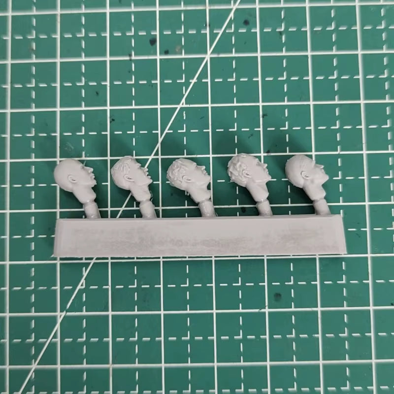 1/35 Male Head with Hair — 5 Variants (Resin Accessory) - resin model view 2