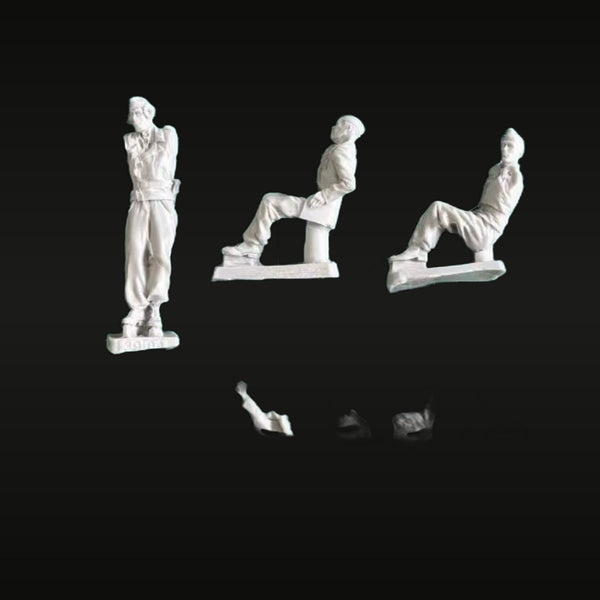 WWII German Tank Crew Seated Figures 1/35 Resin Kit