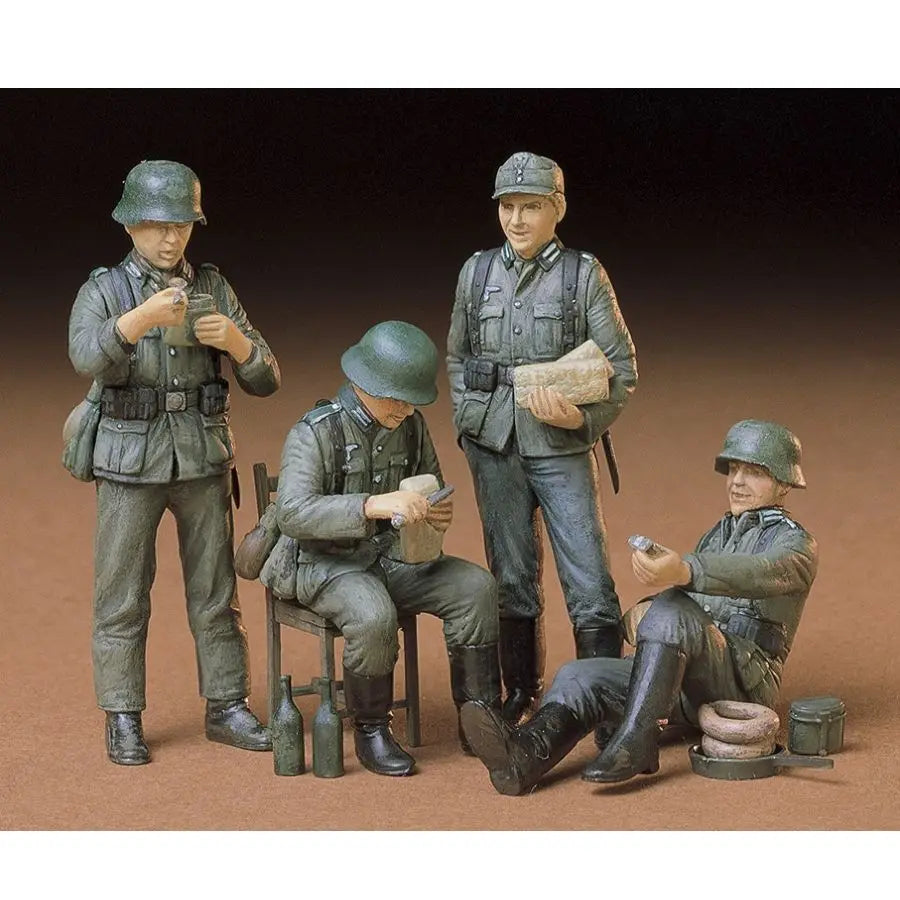 WWII German Wehrmacht Infantry at Rest 1/35 Resin Figure Set (4 Figures) - resin model view 2