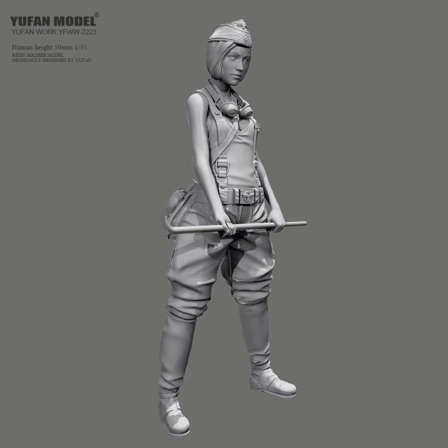 Fantasy Female Adventure Explorer with Staff 1/35 Resin Figure Kit - resin model view 2