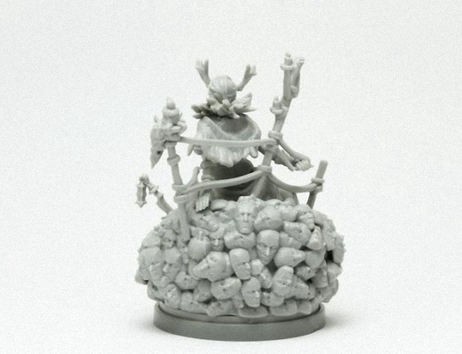 Fantasy Female Four-Armed Demon Warrior with Axes 28mm Resin Figure Kit - resin model view 2
