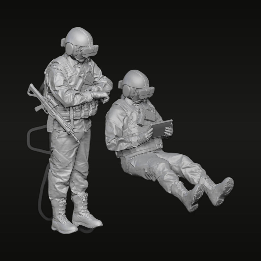 Modern PLA Soldiers Set of 2 with Rifle & Tablet 1/35 Resin Figure Kit - unpainted resin model kit