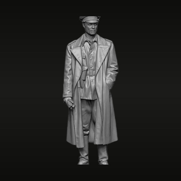 WWII German Officer in Greatcoat and Peaked Cap 1/16 Resin Figure Kit