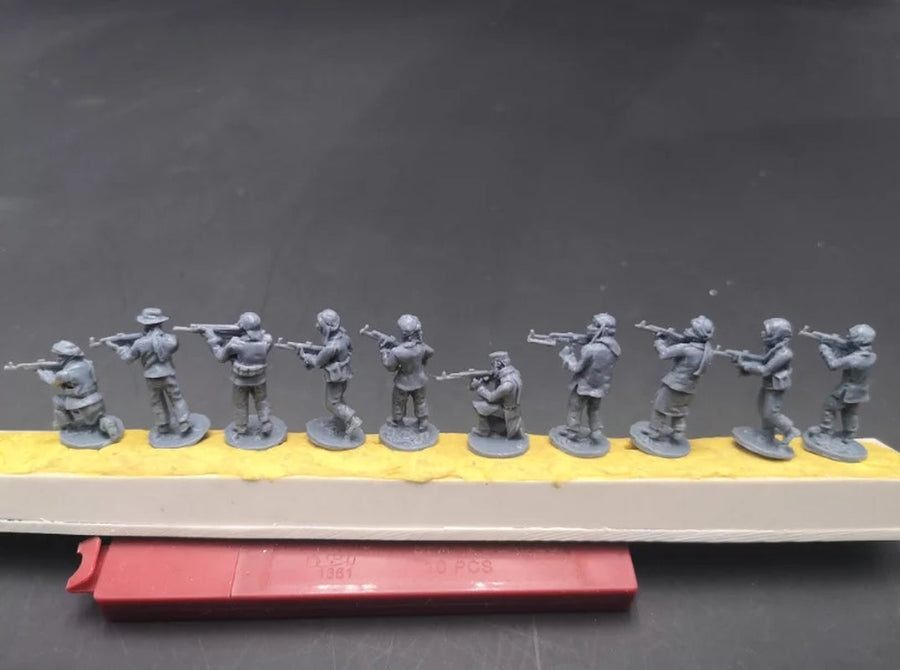 Modern US Military Squad 10-Figure Set 1/72 Scale Resin Kit - unpainted resin model kit