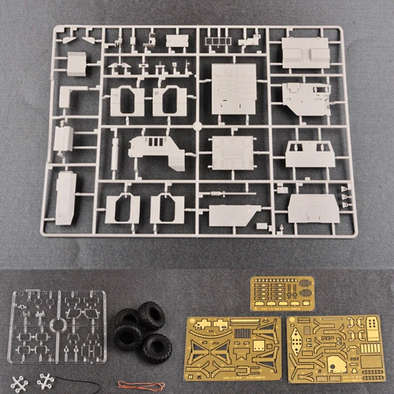 1/35 Trumpeter Assembly Model 01020 Russian 9A52-2 Smerchant-M Multiple Rocket Launcher Plastic Scale Model Kit