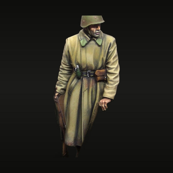 WWII Soviet Soldier in Greatcoat with Mosin-Nagant 1/35 Resin Figure Kit