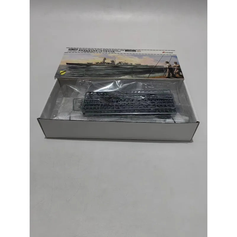 Flyhawk FH1168 1/700 German Heavy Cruiser Admiral Scheer 1940 Plastic Assemble Model Kit