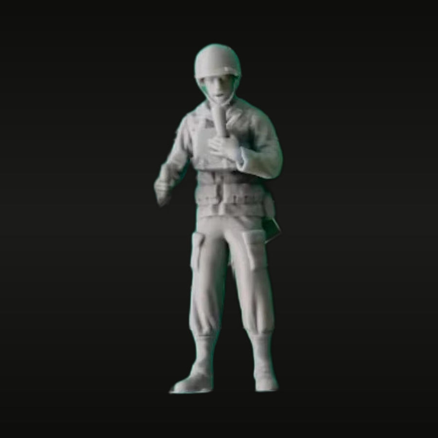 WWII US Army Soldier with M1 Garand Reporting Pose 1/35 Resin Figure Kit - unpainted resin model kit