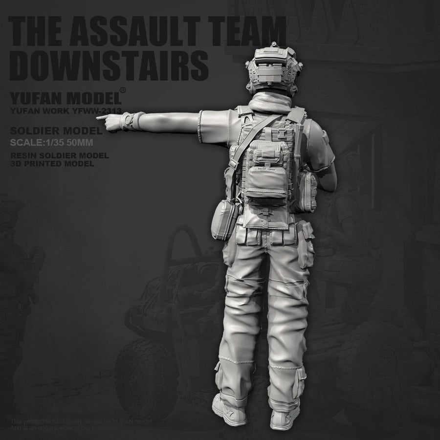Modern US Special Forces Operator Pointing M4 1/35 Resin Figure Kit - resin model view 5