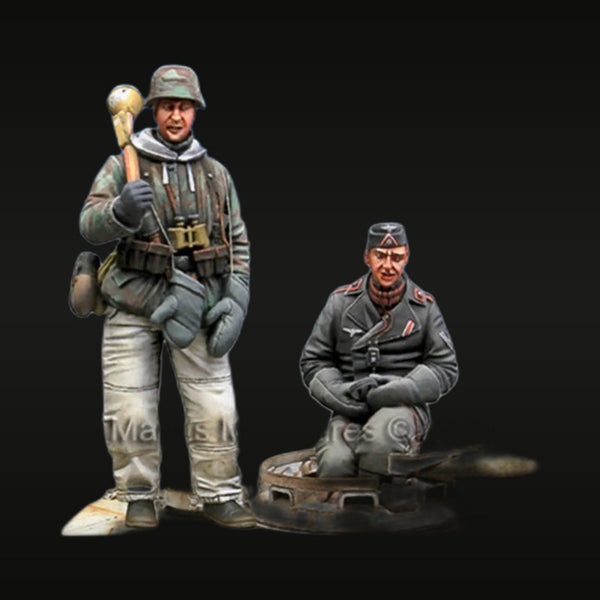 WWII German Wehrmacht Soldier with Stick Grenade & Luftwaffe Officer 1/35 Resin Figure Set