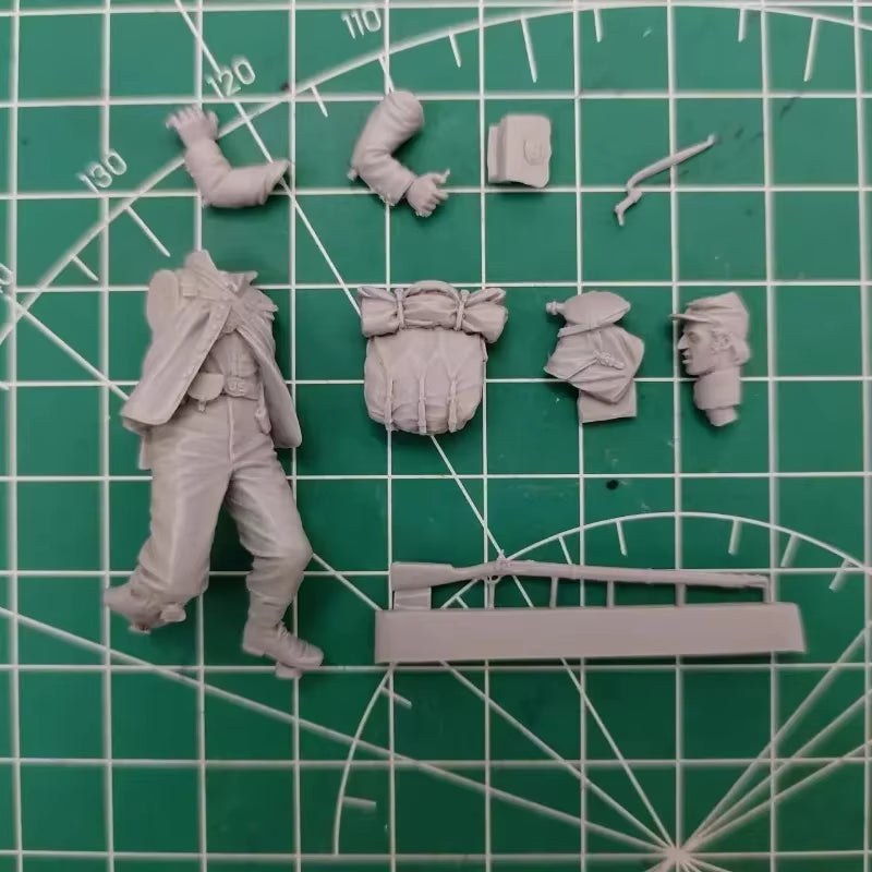 American Civil War Union Soldier Charging with Bayonetted Rifle 1/35 Resin Figure Kit - resin model view 2