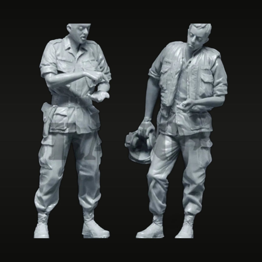 Vietnam War US Army Soldiers at Rest 1/35 Resin Figure Kit (Set of 2) - unpainted resin model kit