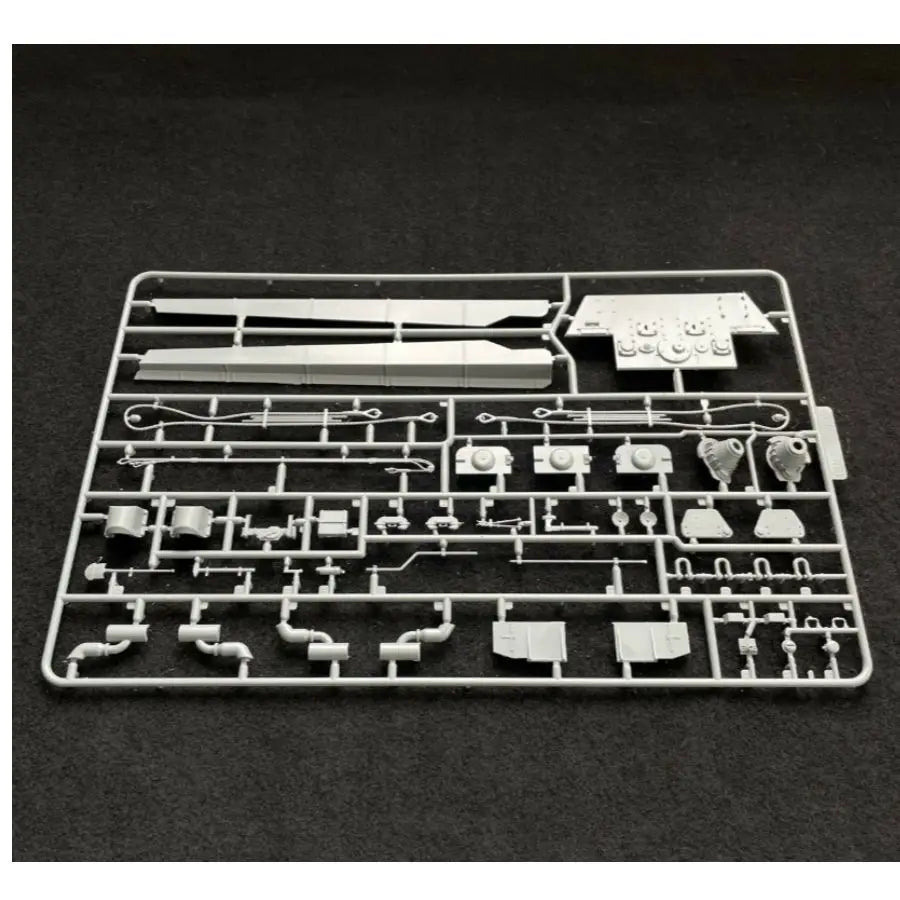WWII German Jagdpanther Tank Destroyer Camouflage 1/35 Resin Vehicle Kit - resin model view 5
