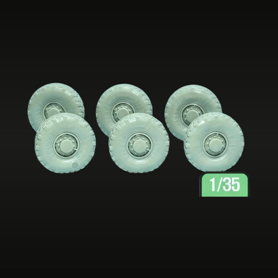 French VAB Armored Vehicle Wheels 1/35 Resin Model Kit - unpainted resin model kit