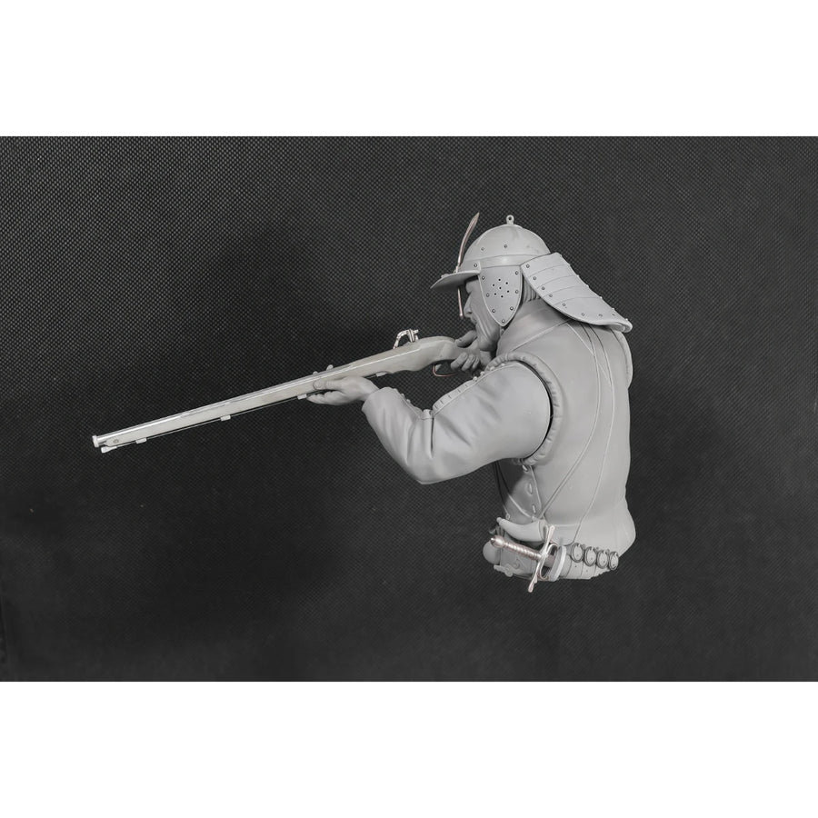 Renaissance European Soldier with Musket 1/10 Resin Bust Kit - resin model view 4