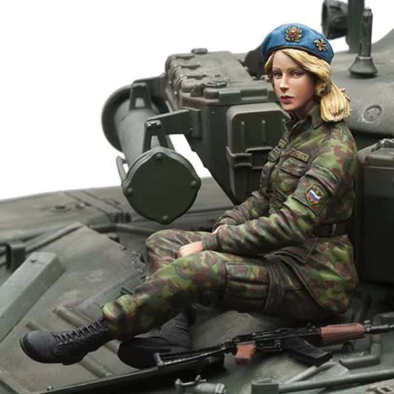 1/16 Scale Diecast Resin Figure Model Kit Russian Female Infantry Soldier Unassembled and Unpainted No Tank