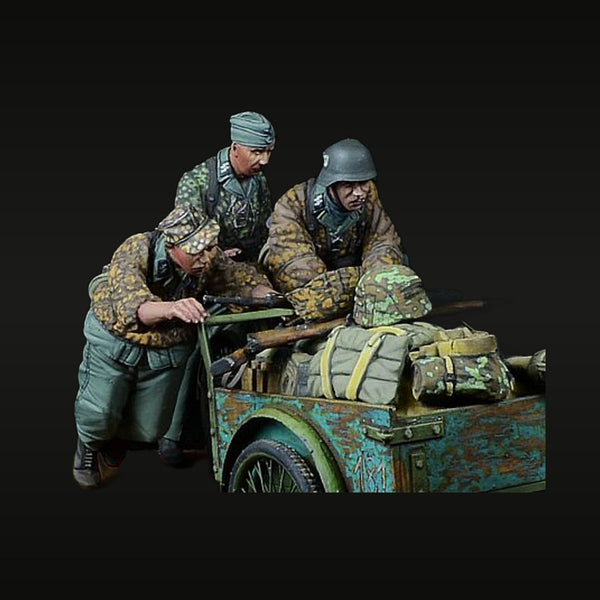 WWII German Soldiers Loading Supply Cart 1/35 Resin Diorama Set