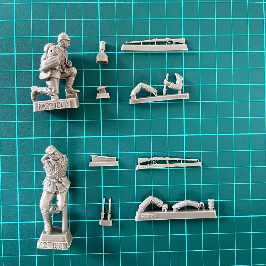 1/35 Resin Figure Model Kit, WWII Soldier , Unassembled and Unpainted GK
