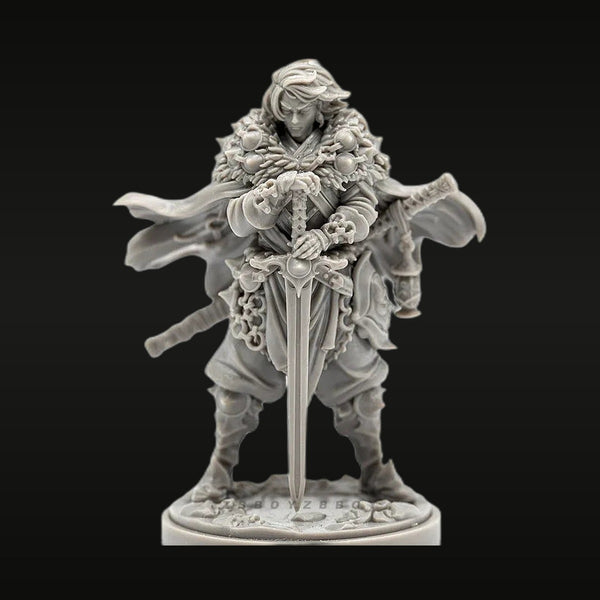 Fantasy Female Warrior with Greatsword Fur-Trimmed Armor 38mm Resin Bust Kit
