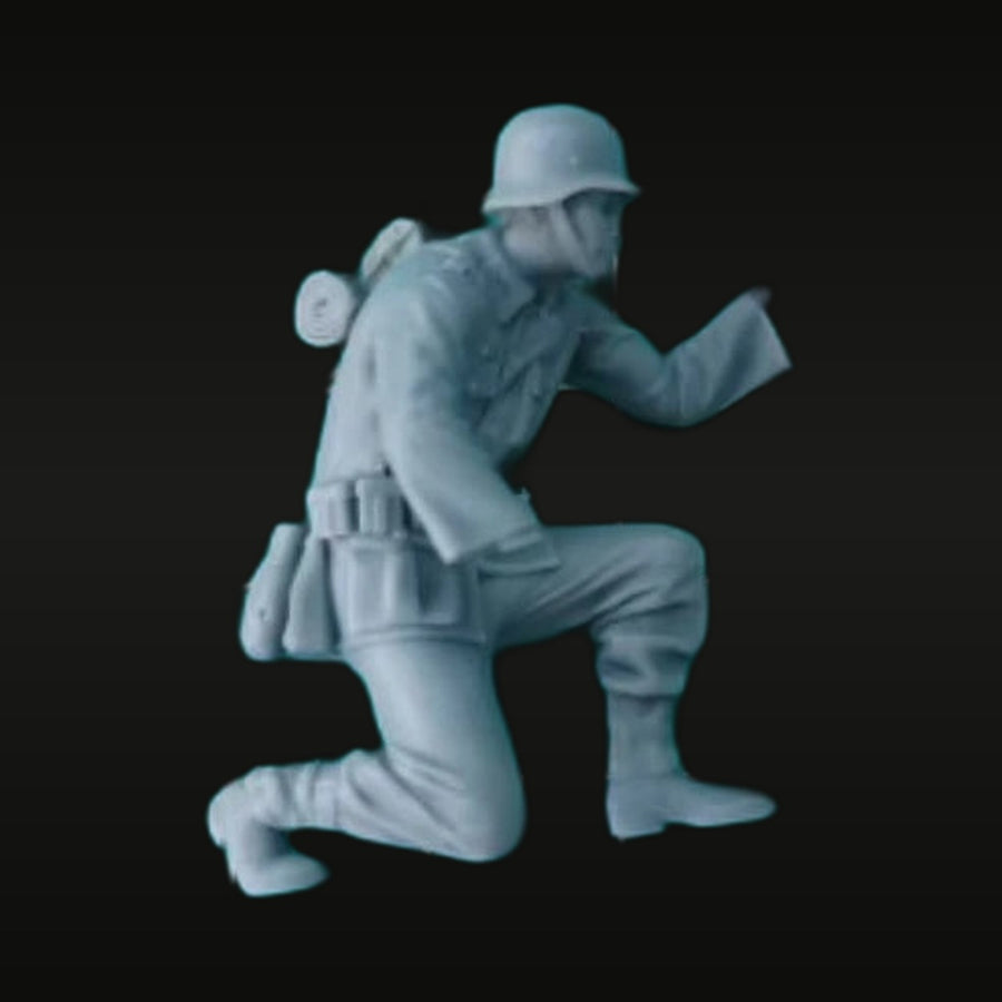 WWII German Soldier MP40 Running Attack 1/35 Resin Figure Kit - unpainted resin model kit