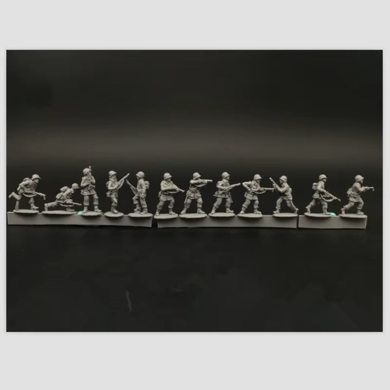 WWII German Infantry Squad 12-Figure Set 1/72 Resin Kit - resin model view 2