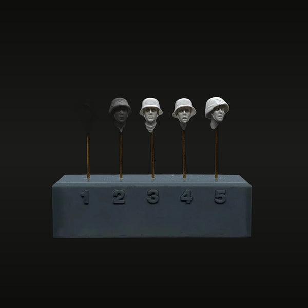 WWII German Soldier Combat Helmet Heads 4-Pack 1/35 Resin Kit