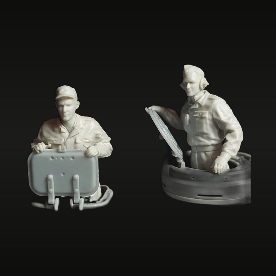 WWII German Panzer Crew Commander in Turret Hatch 1/35 Resin 2-Figure Kit - unpainted resin model kit
