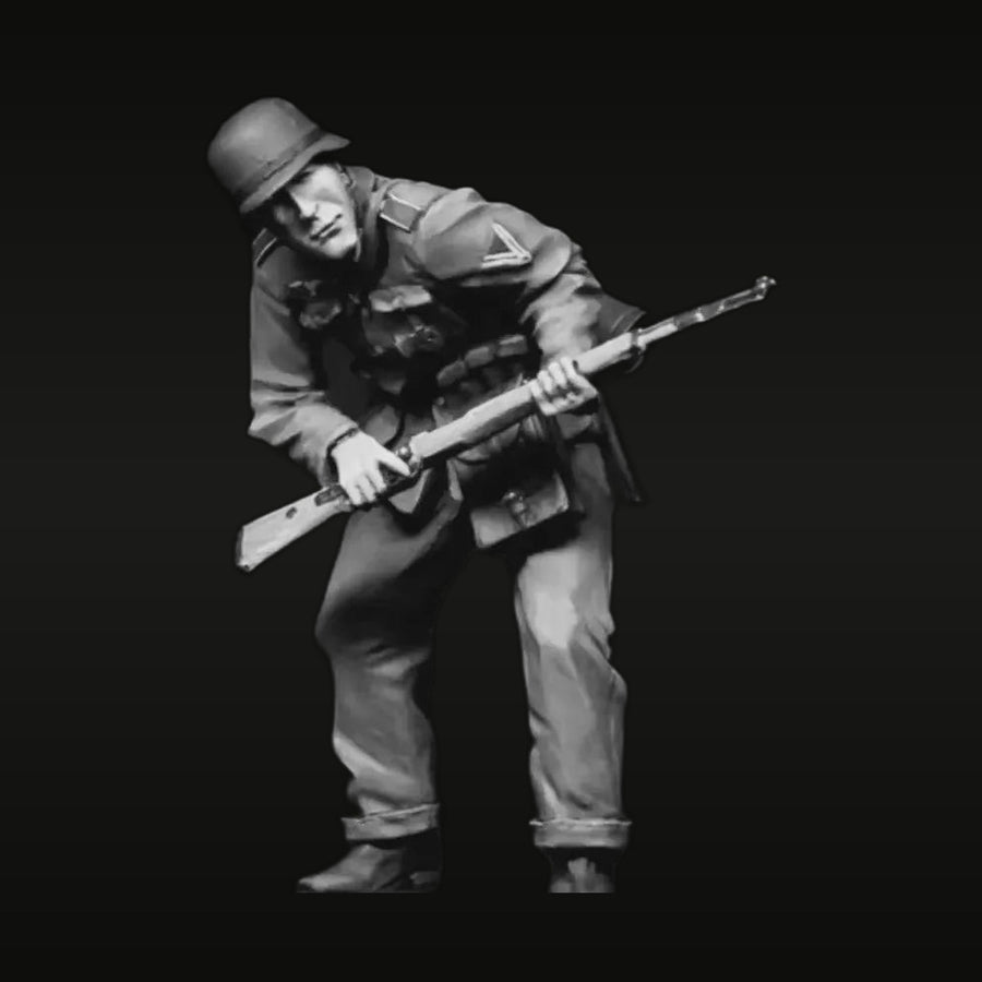 WWII German Wehrmacht Soldier with Bayonet 1/35 Resin Figure Kit - unpainted resin model kit