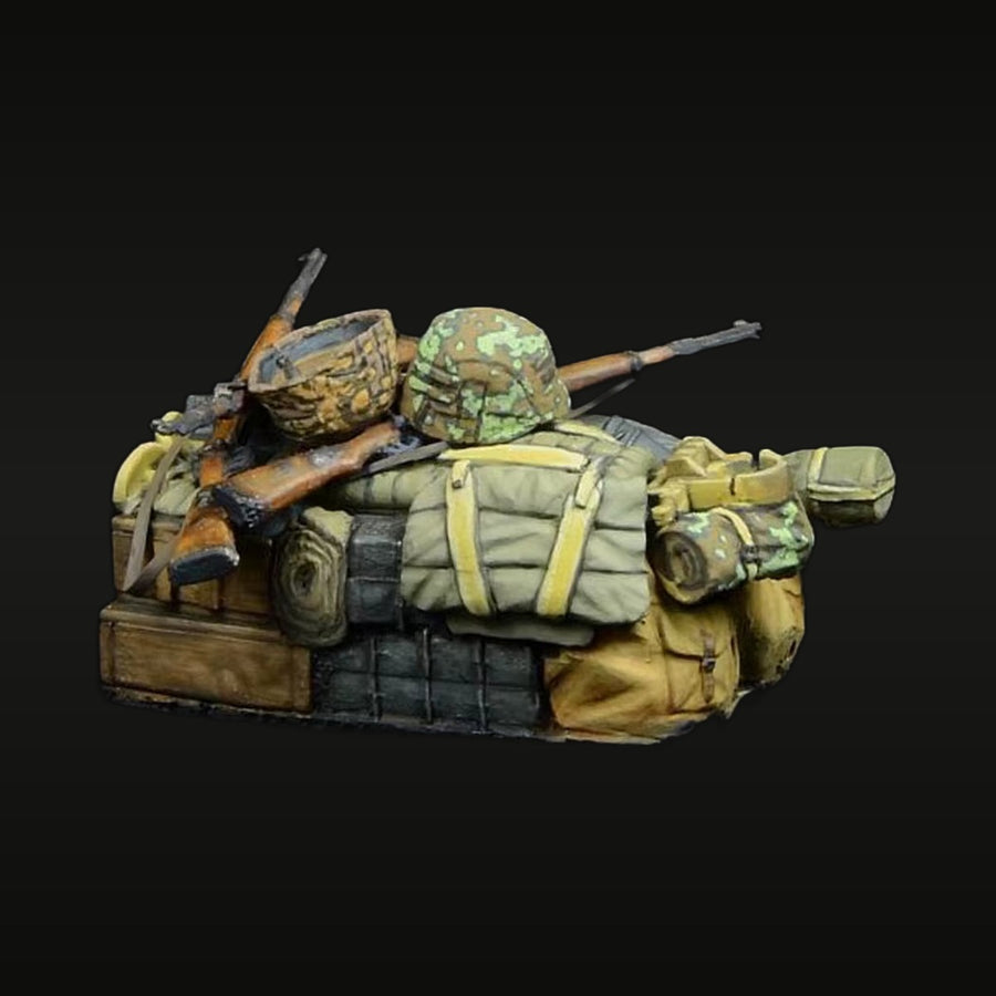 WWII German Infantry with Granatwerfer 34 Stowage 1/35 Resin Figure Set - unpainted resin model kit