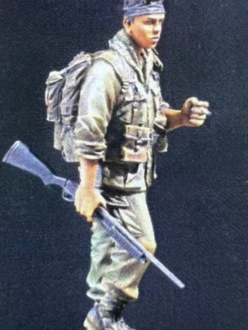 Vietnam War US Army Soldier Walking with Shotgun 1/35 Resin Figure Kit - resin model view 2