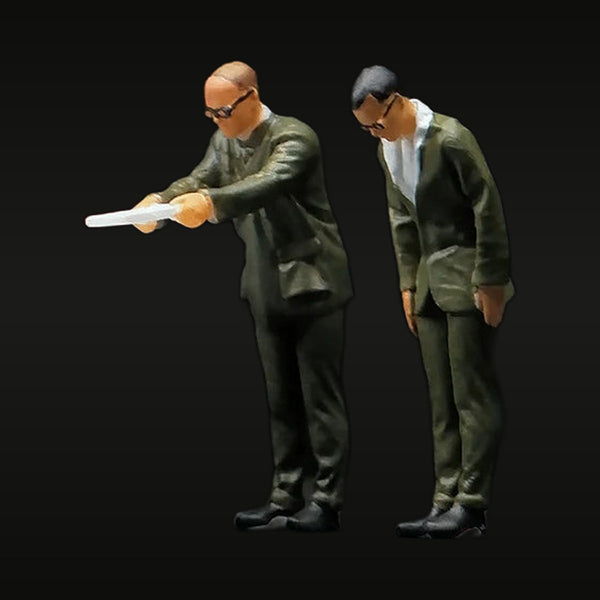Modern Businessman Negotiation Set of 2 with Documents 1/64 Resin Figure Kit