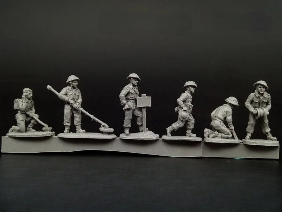 1/72 Scale Diecast Resin Figure Model Kit WWII British Army Mine Clearance Engineers 6 Figures Unpainted