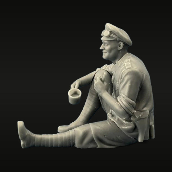 British Soldier At Rest 1/35 Resin Figure Kit