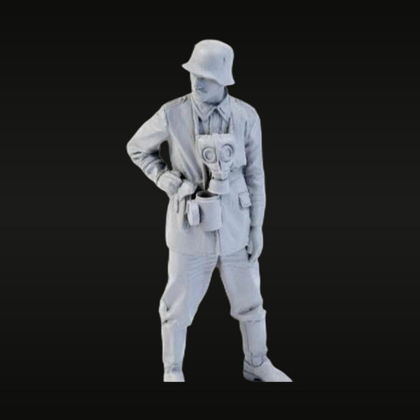 WWI German Infantryman with Gas Mask Bag 1/35 Resin Figure Kit