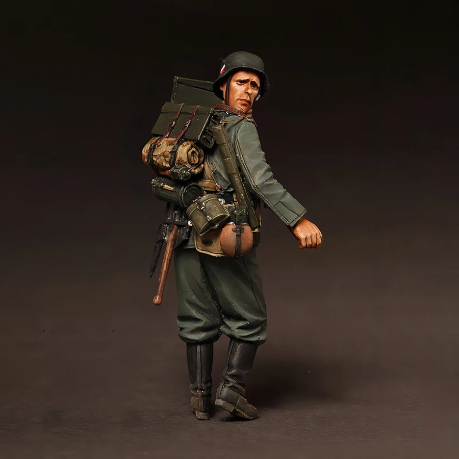 WWII German MG42 Gunner & Rifleman Set 1/35 Resin Figure Kit - resin model view 3