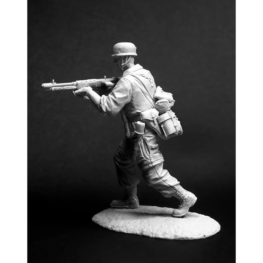 WWII Allied Paratrooper Running with Submachine Gun 54mm Resin Figure Kit - resin model view 5