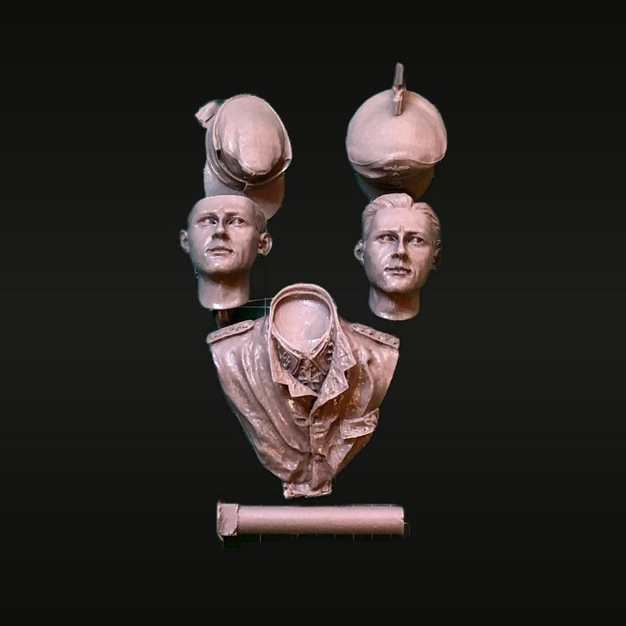 WWII German Tank Commander Bust with Alternate Heads 1/35 Resin Kit - unpainted resin model kit