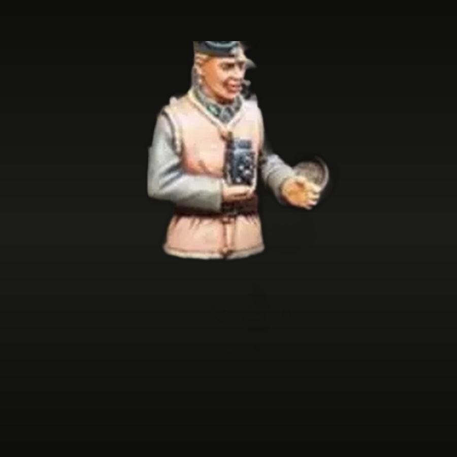 WWII German Luftwaffe Officer with Camera Bust 1/35 Resin Kit - unpainted resin model kit