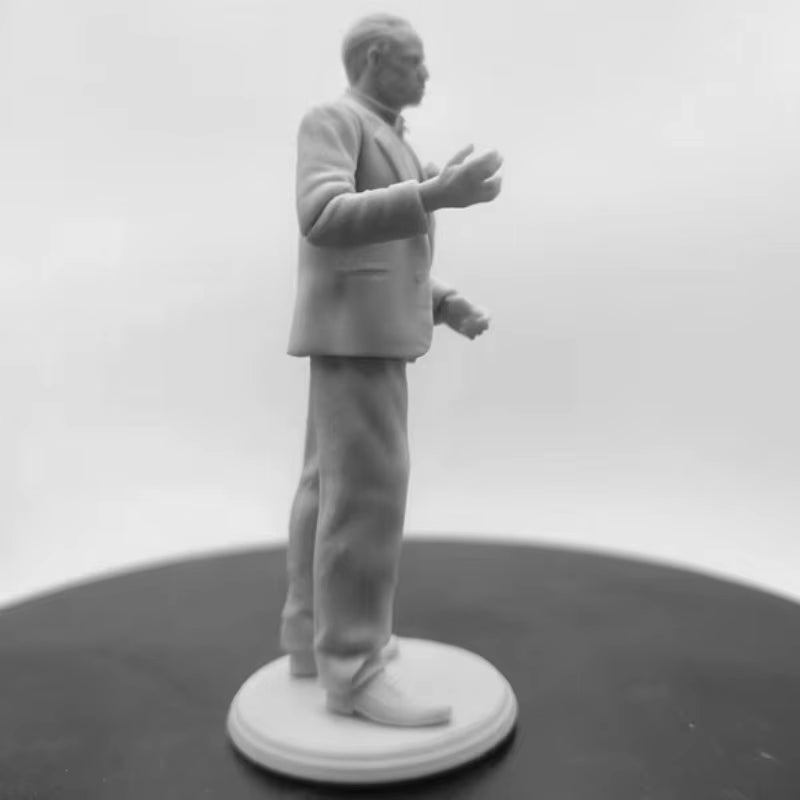 1940s Mobster in Suit 1/24 Resin Figure Kit - resin model view 4