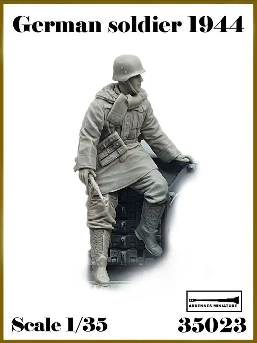 WWII German Wehrmacht Soldier Seated with MP40 1/35 Resin Figure Kit - resin model view 4